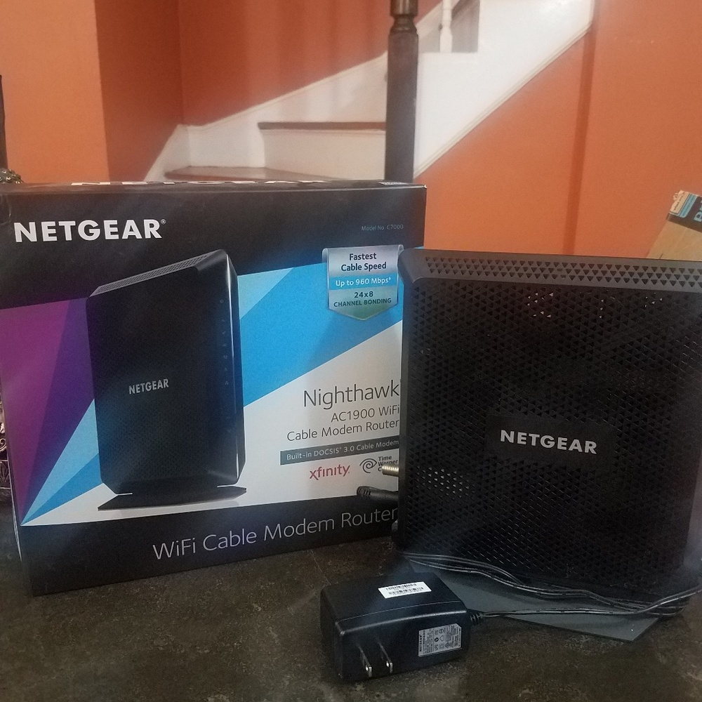 Netgear Cable Modem Router AC1900 wifi - Picture 2 of 3